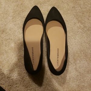 Brand new Lucky Flats
